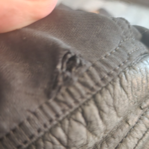 Leatt riding gear - Picture 3 of 3